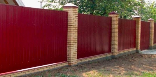 ​Профнастил на паркан  огородження території  обшивку стін і стель  варіант економ